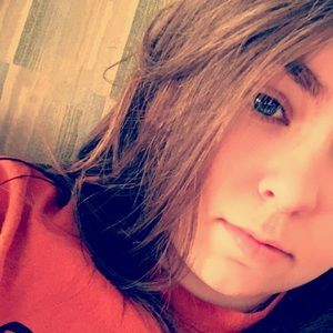 Meet your Posher, Cayla